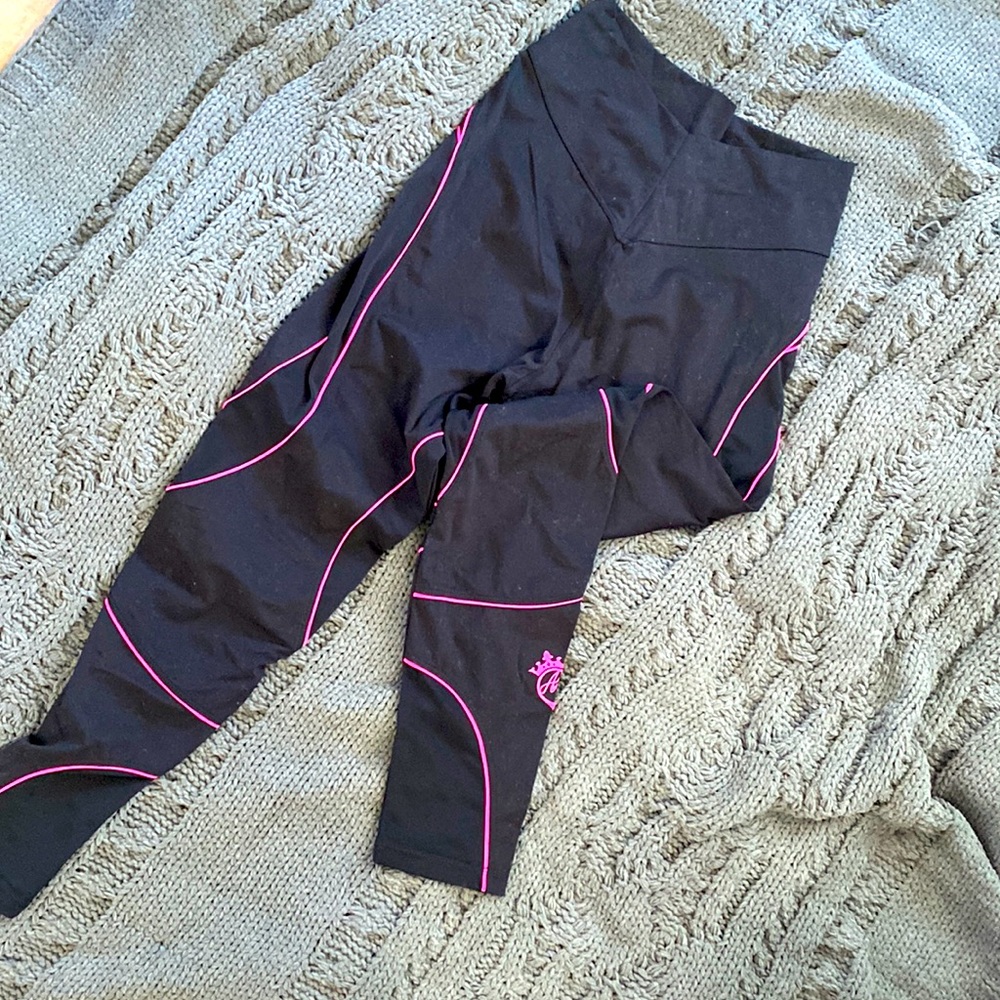 Booty Queen Apparel size Large but fits Medium, high compression, worn once